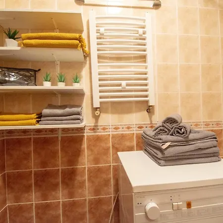 1-bedroom *