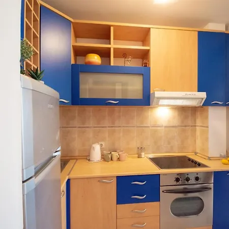 1-bedroom *